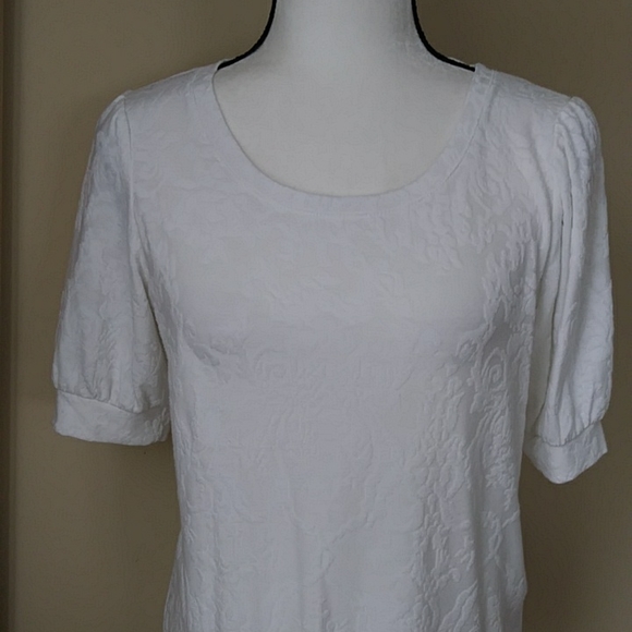 Rose + Olive Pleated Short Sleeve Top M White Pattern - Picture 11 of 16
